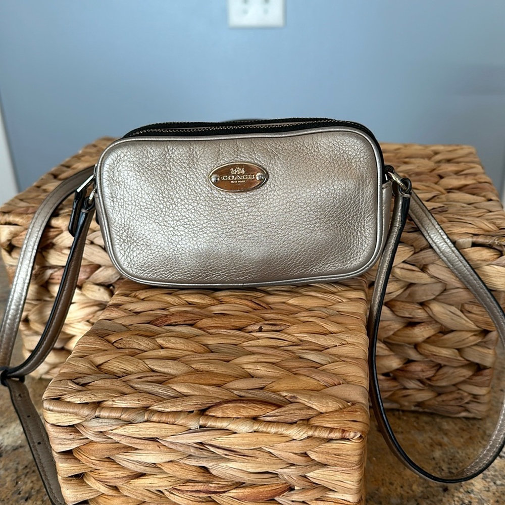 GUC COACH DOUBLE ZIP CROSSBODY